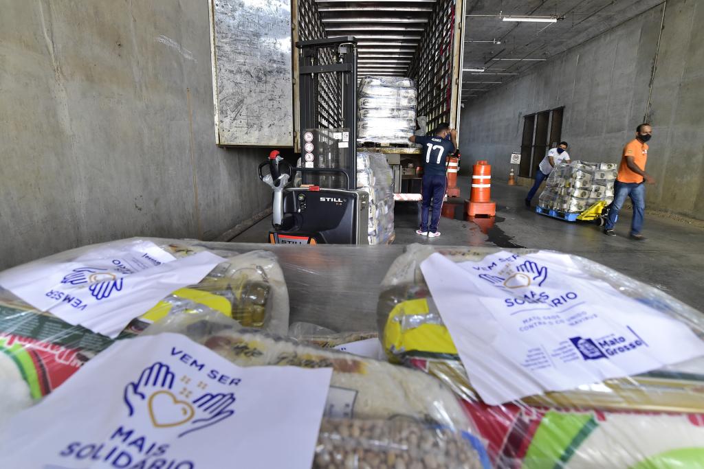 Governo de Mato Grosso irá distribuir 84 mil cestas básicas aos 141 municípios 2