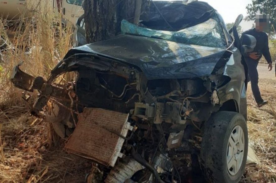 TRAGÉDIA: Jovem de 25 anos morre ao colidir veículo em árvore 5